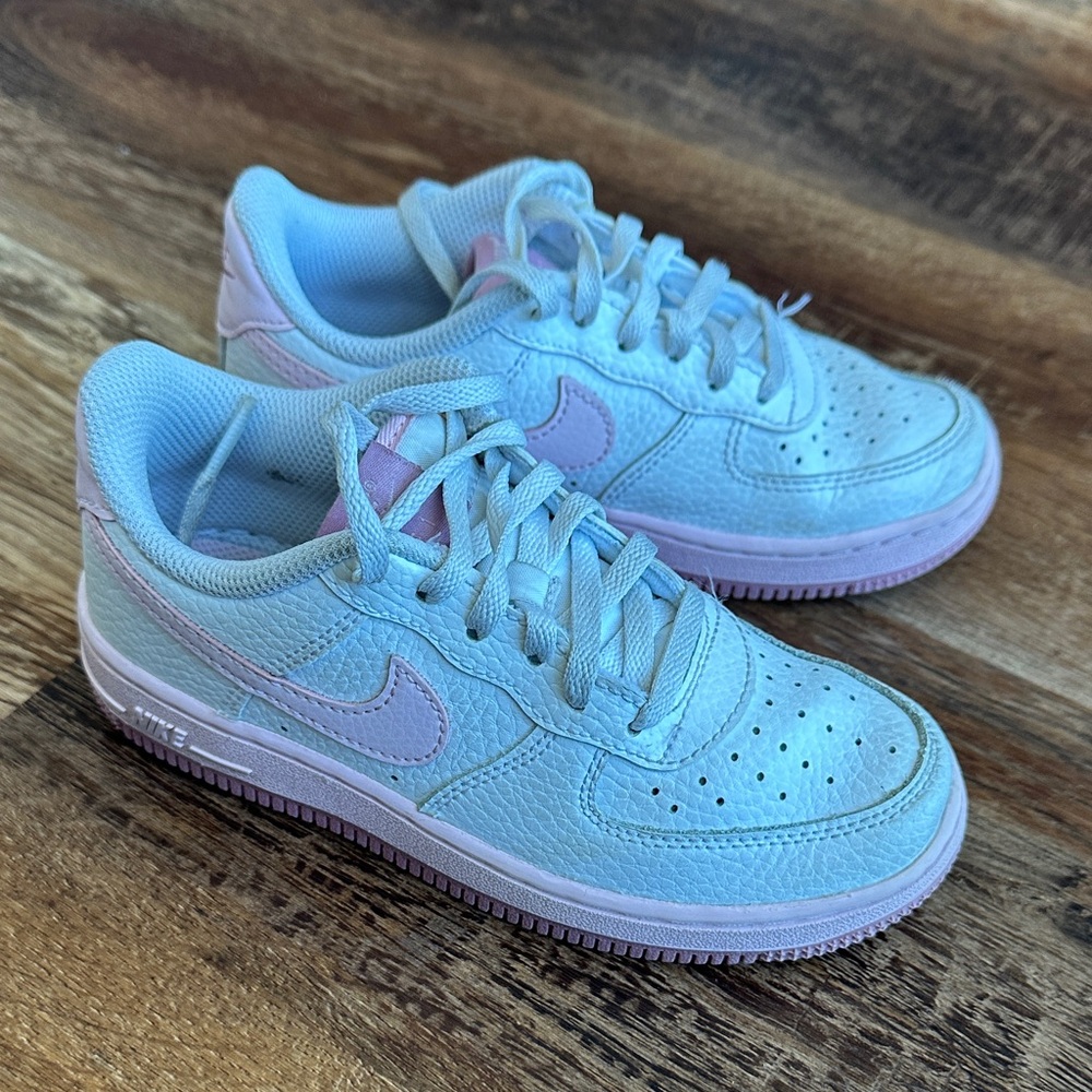 Nike Light Pink Air Force 1